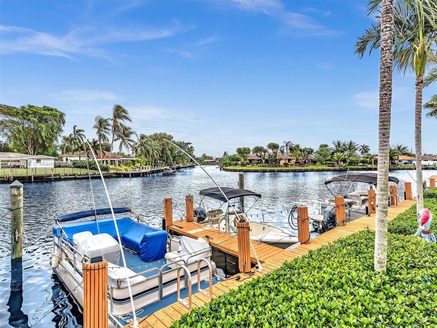 120 Cypress Club Dr unit 202, Pompano Beach, FL 33060 - photo 1