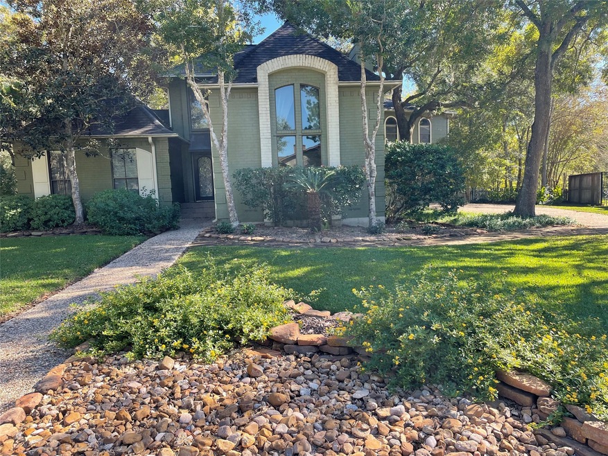 1912 Talon Dr, Friendswood, TX 77546 - photo 1