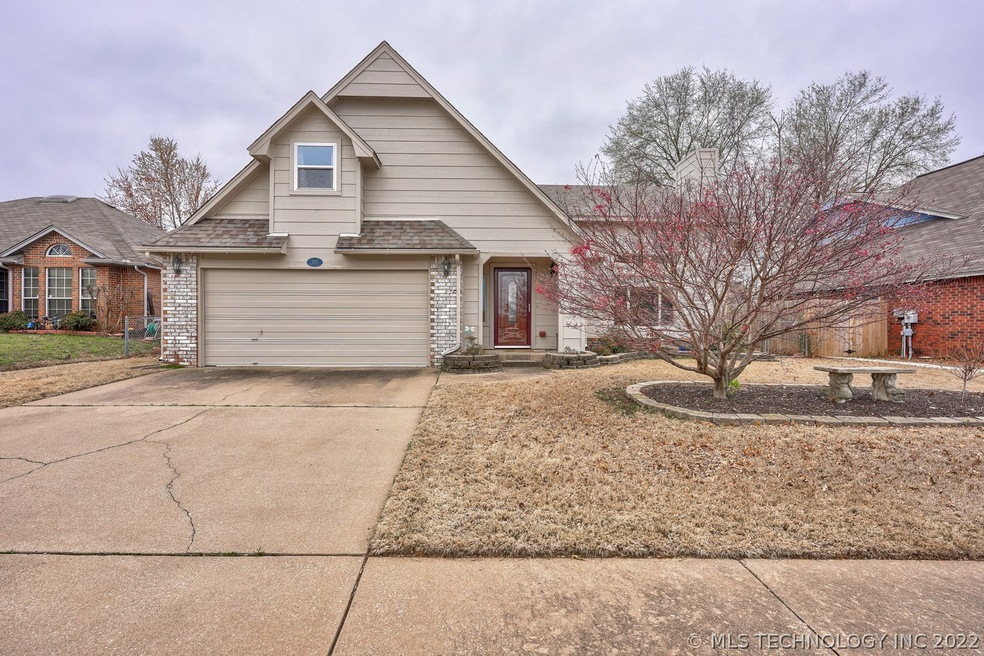 Fresh paint and landscaped yard on this well maint