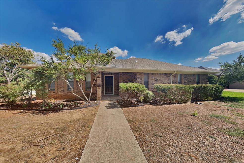 6420 Whitney Ct, North Richland Hills, TX 76182 - photo 1