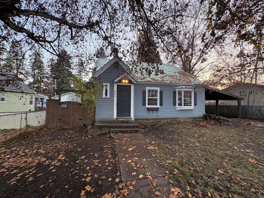 825 W 4th St, Newport, WA 99156 - photo 1