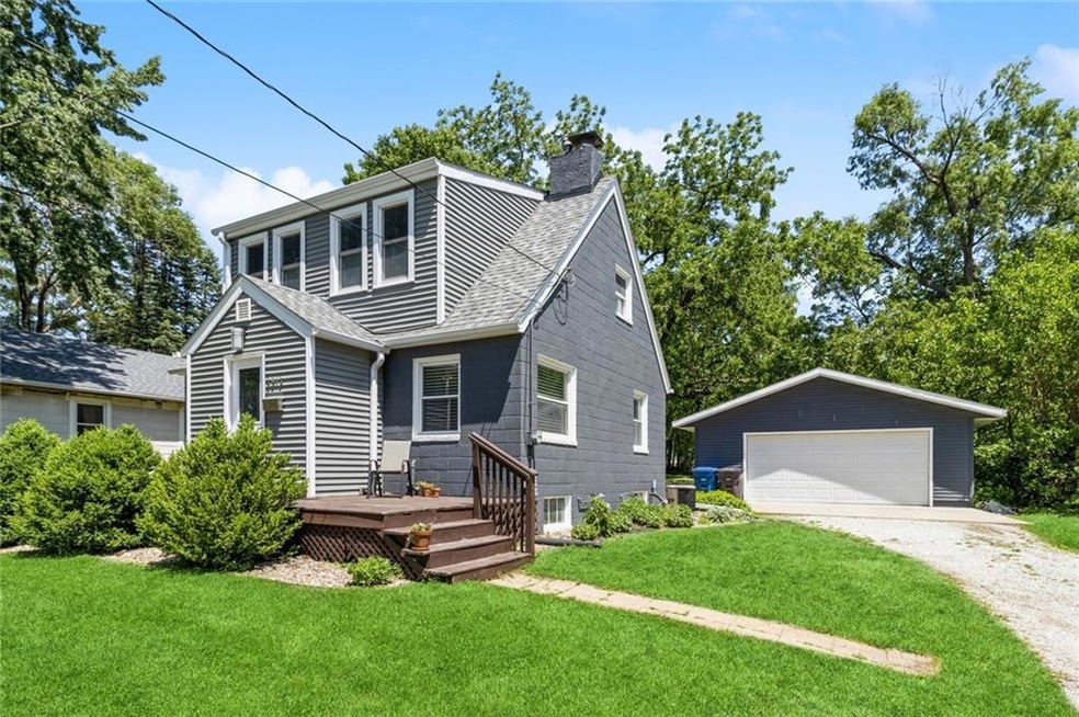 2813 53rd St, Des Moines, IA 50310 - photo 1