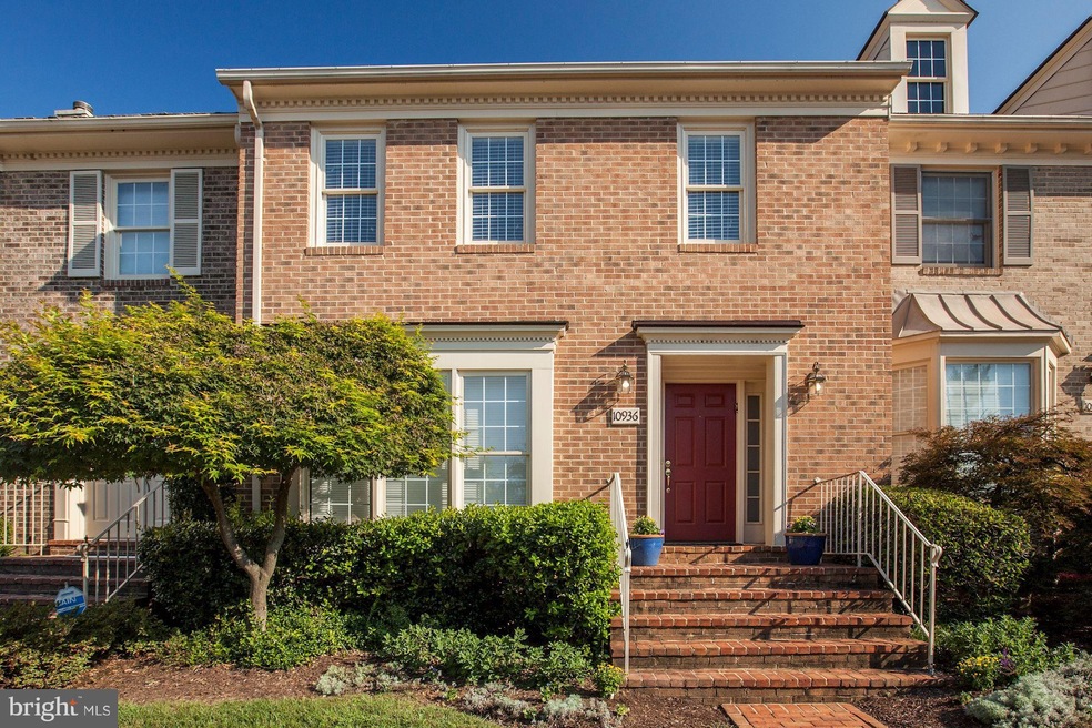 10936 Brewer House Rd, Rockville, MD 20852 - photo 1