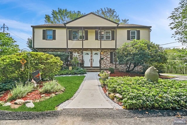 400 Susan Ct unit B, Northvale, NJ 07647 - photo 1