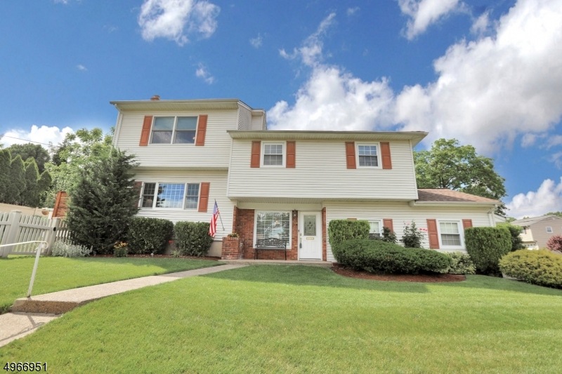 6 Abbe Ln, Clifton, NJ 07013 - photo 1