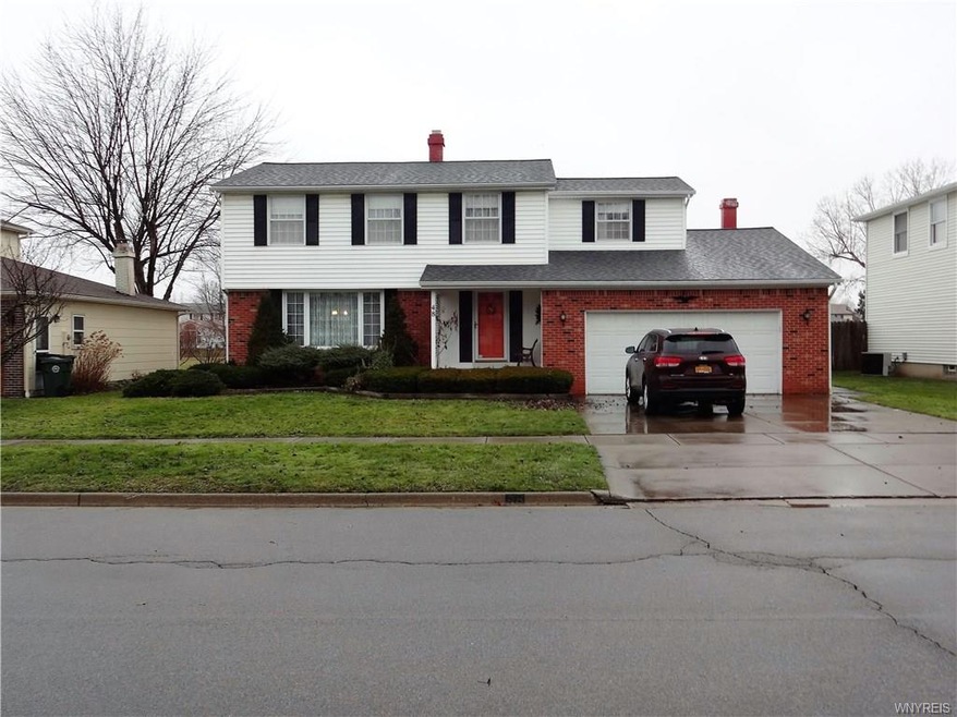 Maintenance free Colonial !! No rear neighbors (th