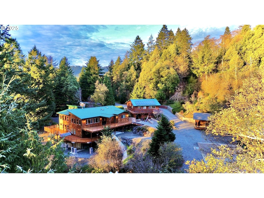 94330 Schreiber Dr, Gold Beach, OR 97444 - photo 1