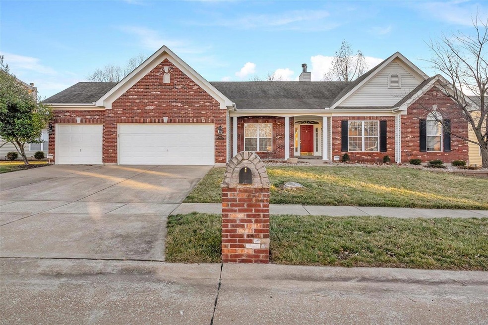 Welcome to 656 Meramec View Dr!