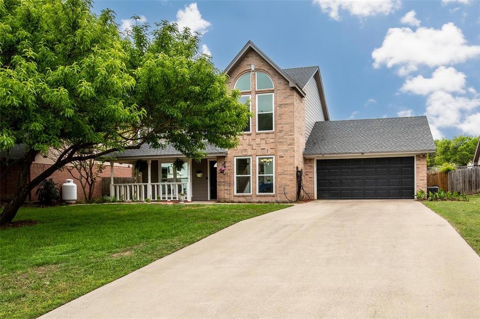 1105 W Lake Dr, Weatherford, TX 76087 - photo 1