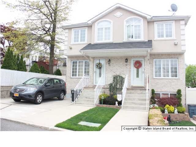 10 Theresa Ln, Staten Island, NY 10308 - photo 1