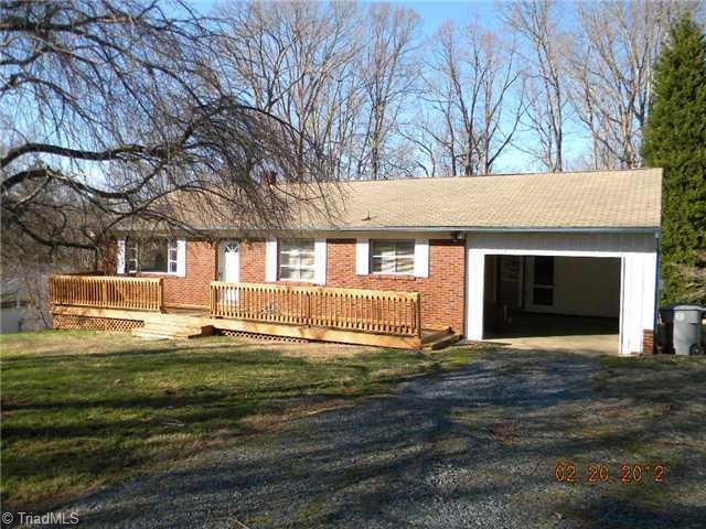 200 W Bailey St, Asheboro, NC 27203 - photo 1
