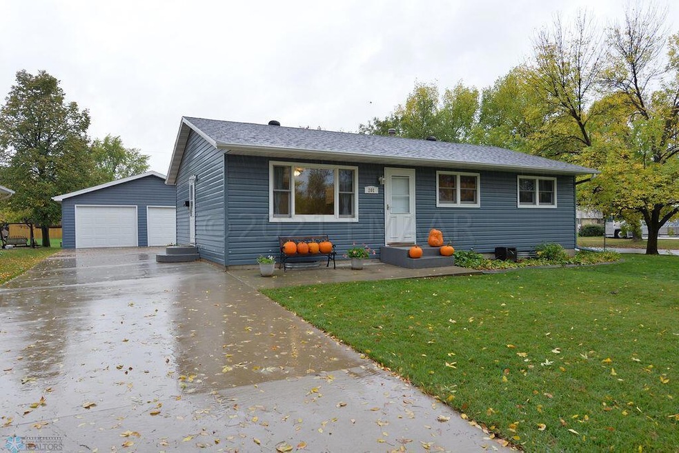 201 10 1/2 Ave E West Fargo