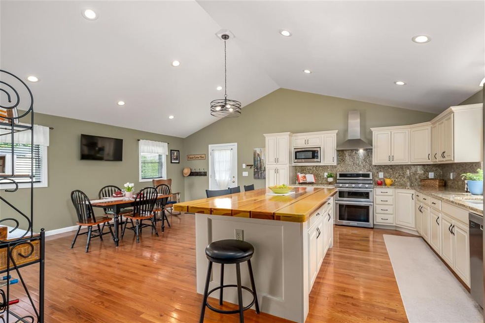 10 Jalbert Dr, Nashua, NH 03060 - photo 1