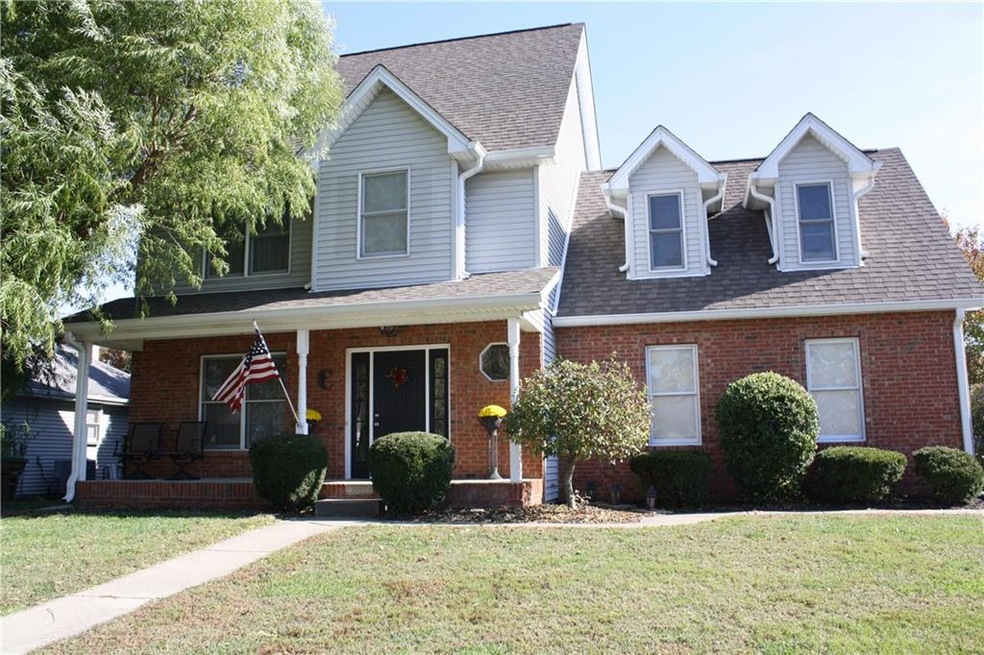 2137 Shiloh Dr, Columbus, IN 47203 - photo 1