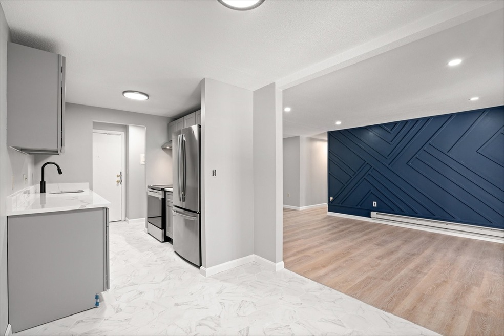 Fox Run Condominiums unit D5, Foxboro, MA 02035 - photo 1