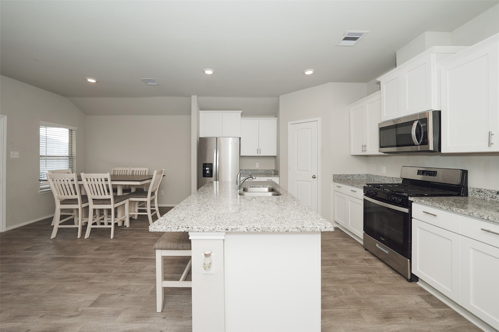 2407 Divot Ln, Navasota, TX 77868 - photo 1