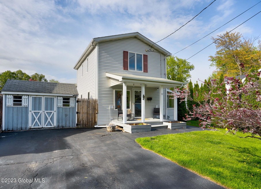 11 Hudson Ave W, Rensselaer, NY 12144 - photo 1