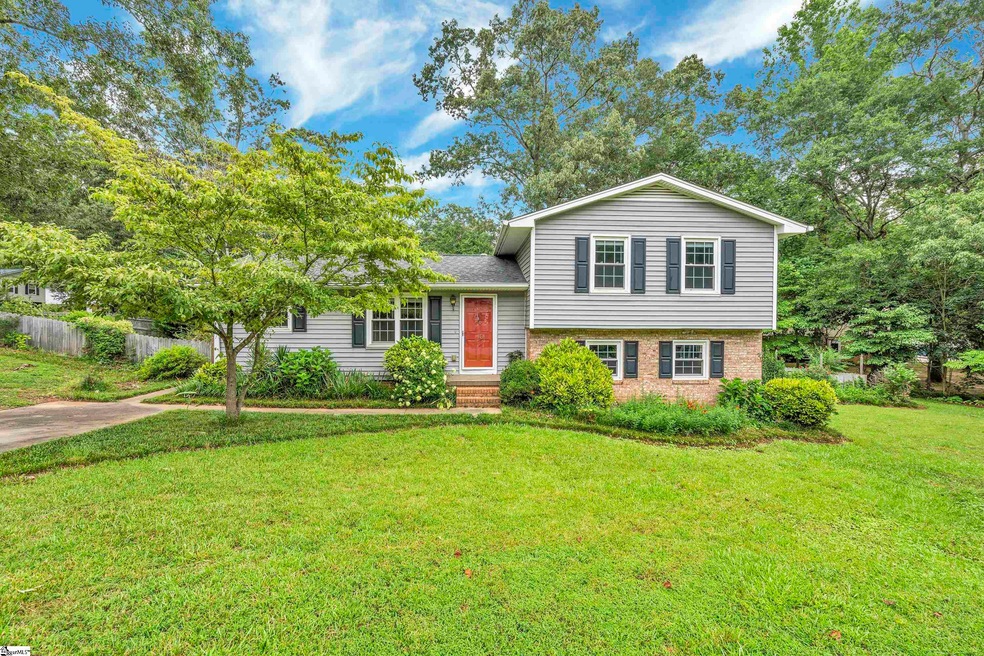 410 Willowtree Dr, Simpsonville, SC 29680 MLS 1502716