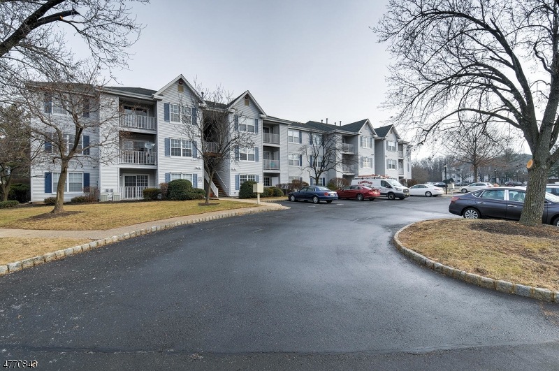 505 Stratford Place unit 505, Bound Brook, NJ 08805 - photo 1