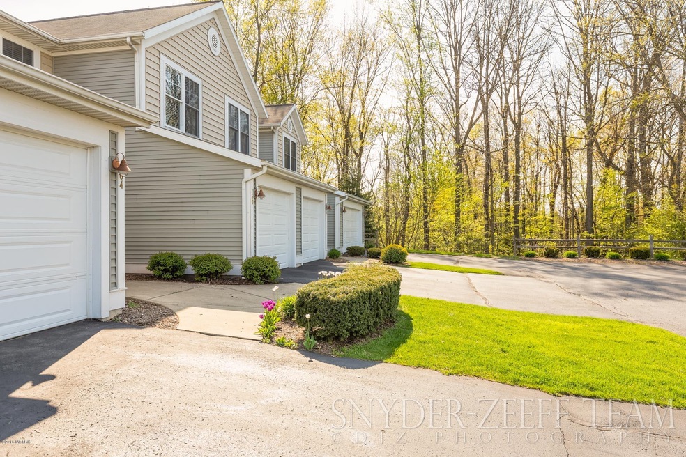 764 Four Ponds Ct SE unit 5, Byron Center, MI 49315 - photo 1
