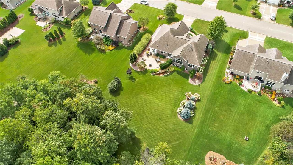 3953 Garrett St, de Pere, WI 54115 - photo 1