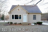 8th St 322 Plainwell (1 of 28).jpg