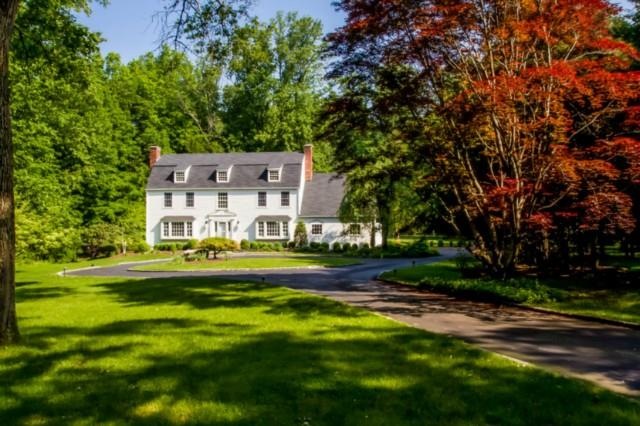 16 Pilgrim Ln, Weston, CT 06883 - photo 1