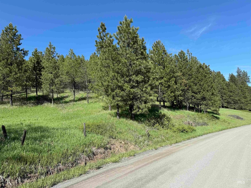 Pending $228,000 • Co-Listing Agent