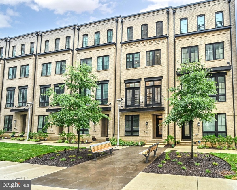 1892 Easterly Rd, Reston, VA 20190 - photo 1