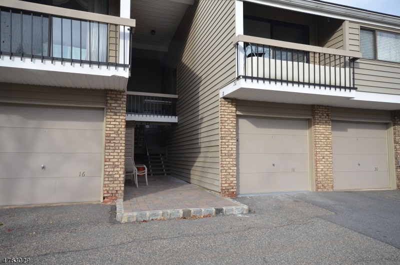 18 N Slope unit 29E, Clinton, NJ 08809 - photo 1