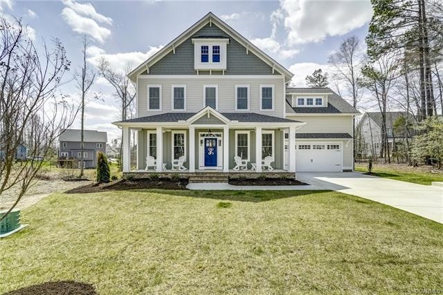 Custom built Craftsman meets Farmhouse in amenity-
