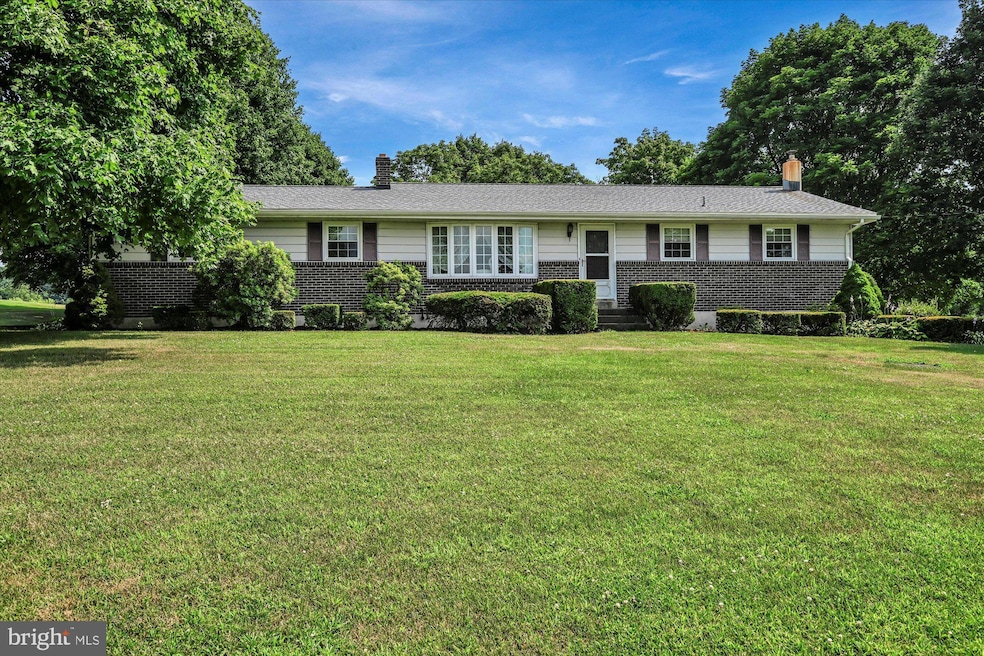 358 Forest Ln, Shoemakersville, PA 19555 - photo 1