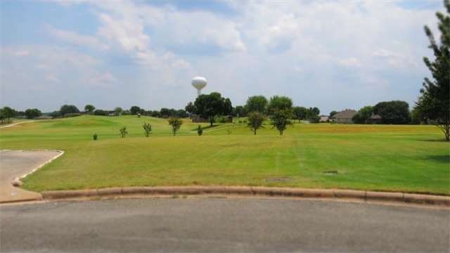 Nice flat lot ready to build