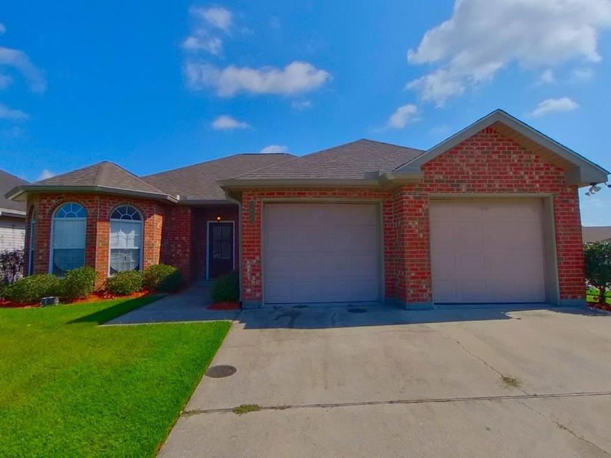 4450 Bay View Dr, Marrero, LA 70072 - photo 1