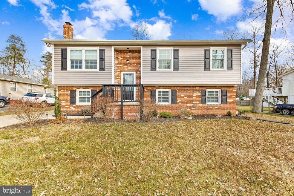 26033 Cresent Ln, Mechanicsville, MD 20659 - photo 1