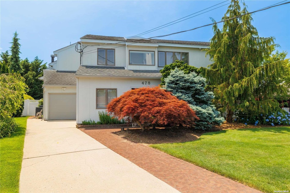 478 Kent Ct, Oceanside, NY 11572 - photo 1