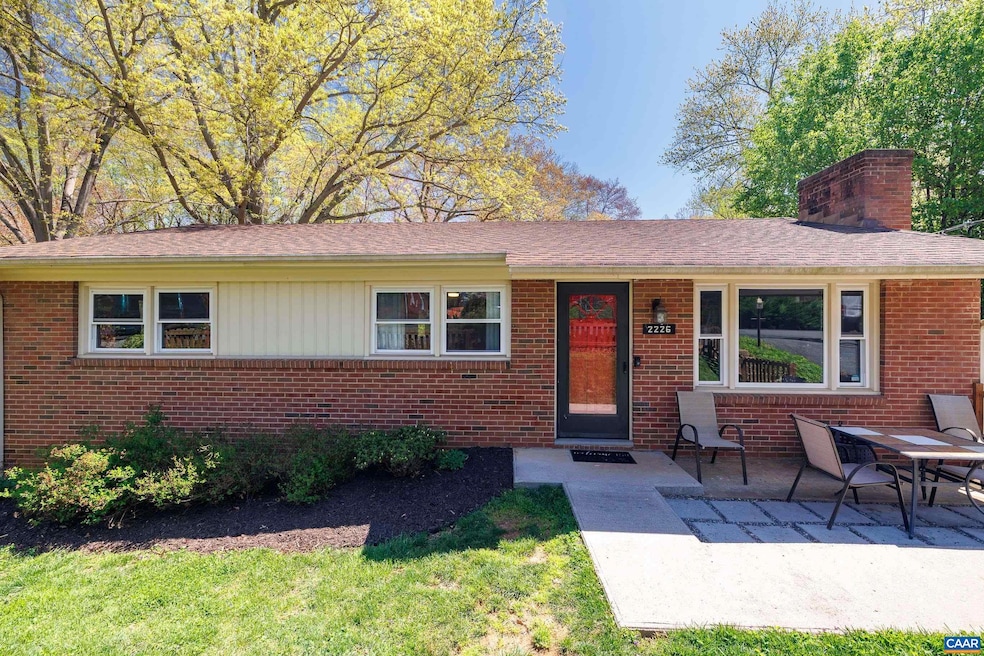 2226 Banbury St, Charlottesville, VA 22901 - photo 1