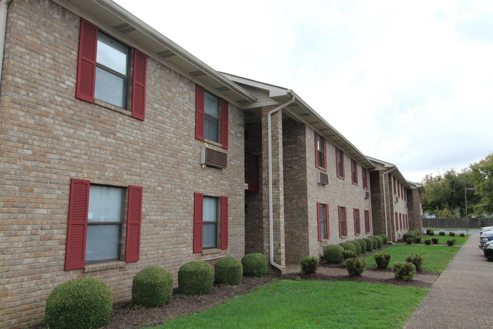 100 Laurel Cove Dr unit 21, Hopkinsville, KY 42240 - photo 1