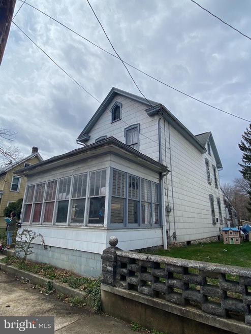 539 S 2nd St, Chambersburg, PA 17201 - photo 1