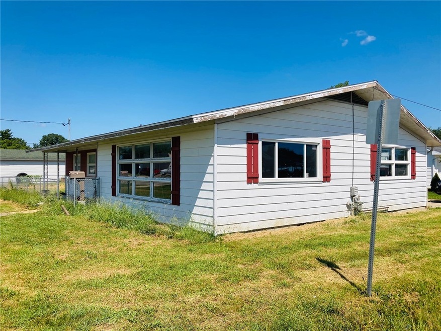 202 N Henrietta St, Effingham, IL 62401 - photo 1