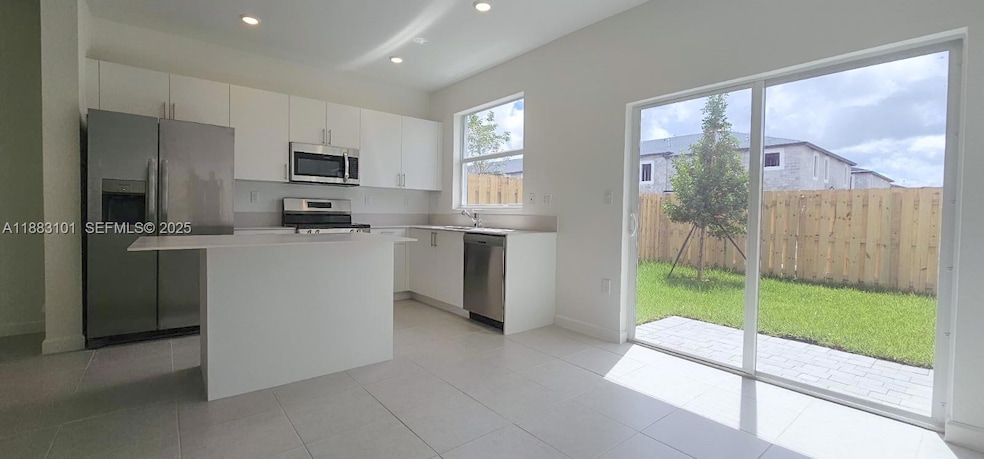 15620 SW 277th Terrace unit 15620, Homestead, FL 33032 - photo 1