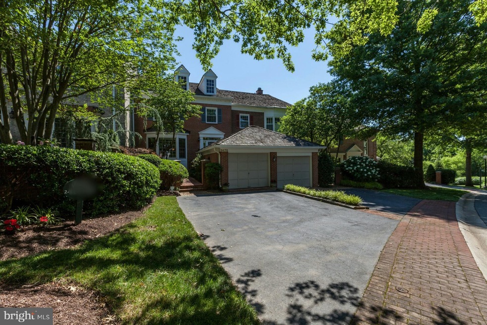 9476 Turnberry Dr, Potomac, MD 20854 - photo 1