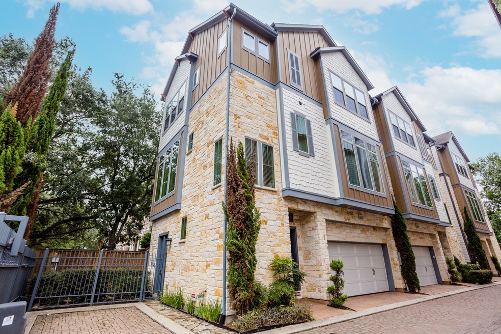 818 Yale St unit C, Houston, TX 77007 - photo 1