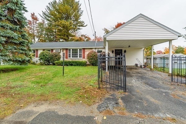 35 Bernadette St, Fitchburg, MA 01420 - photo 1