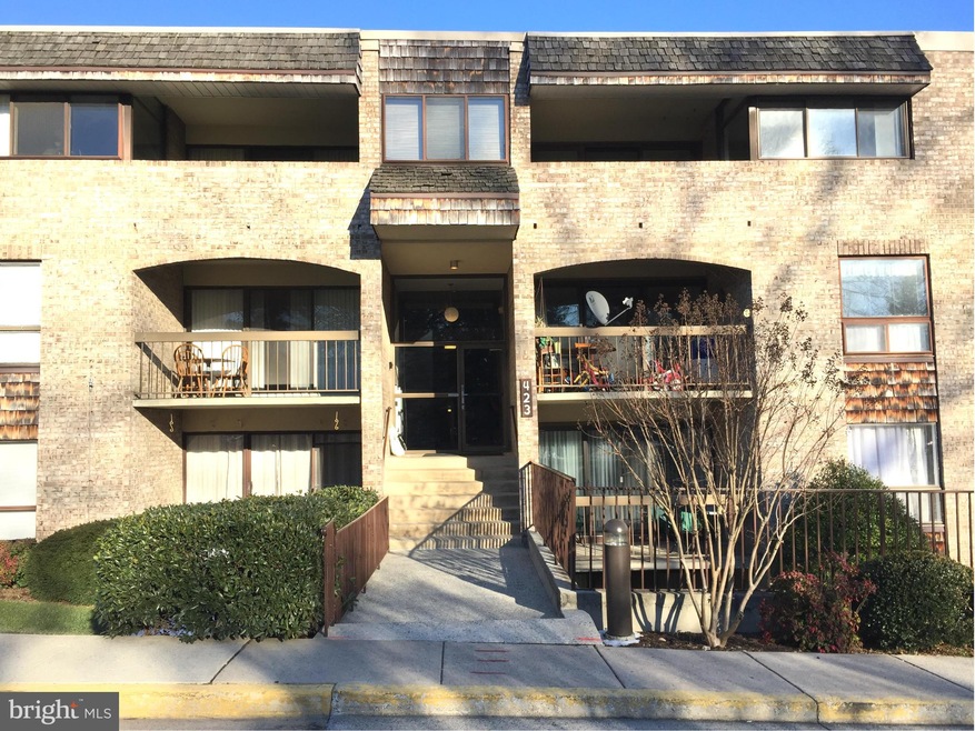 423 Christopher Ave unit 13, Gaithersburg, MD 20879 - photo 1
