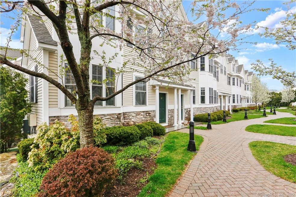 39 Maple Tree Ave unit 29, Stamford, CT 06906 - photo 1