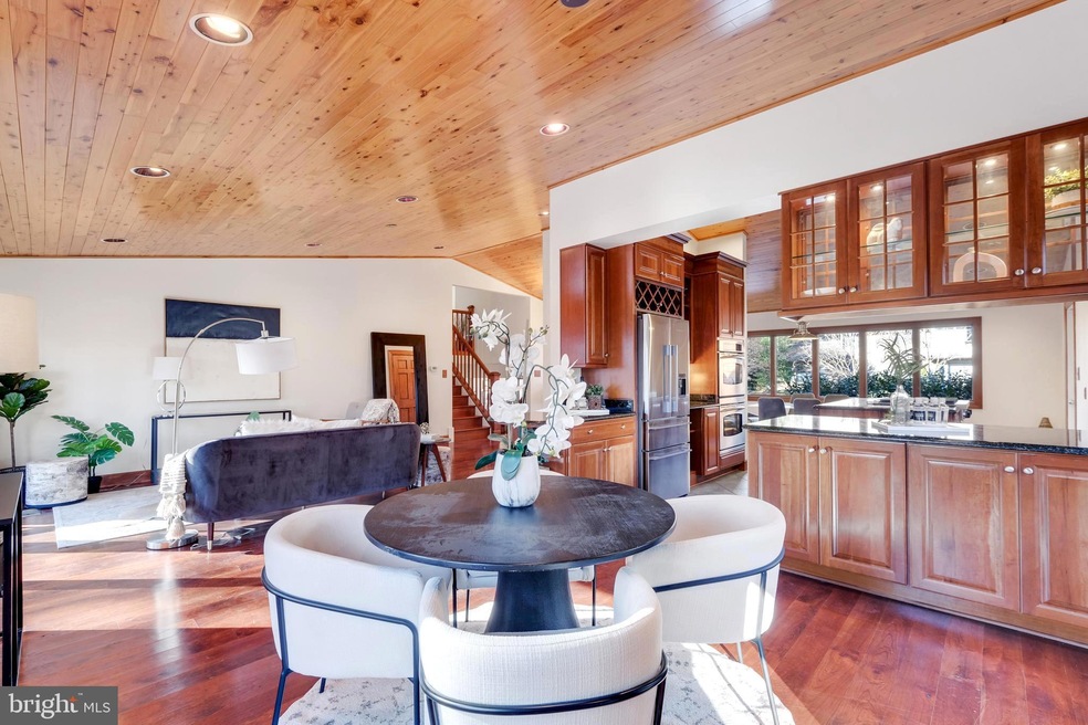 2616 Oakenshield Dr, Potomac, MD 20854 - photo 1