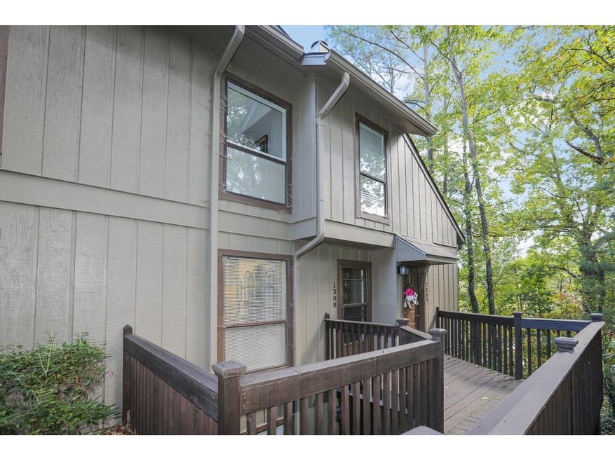 Middle unit condo!