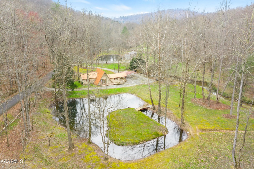 MAIN 185 Scutcheon Rd-72