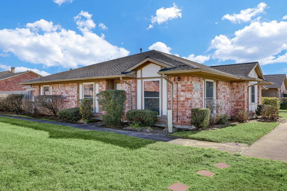 11451 Sabo Rd, Houston, TX 77089 - photo 1